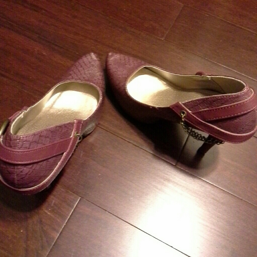 Shoes - Picture 2 of 2